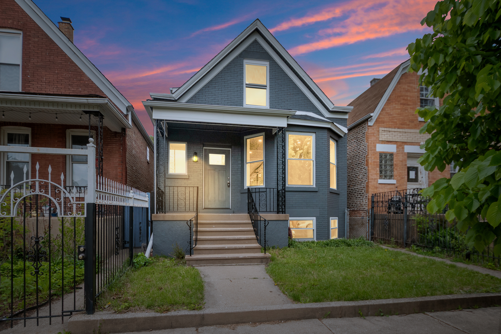 3540 W Evergreen Avenue, Chicago, IL 60651