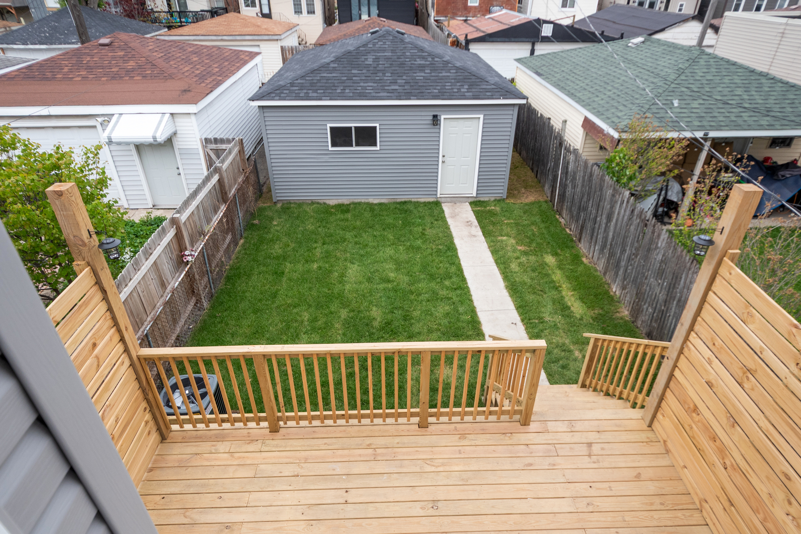 3540 W Evergreen Avenue, Chicago, IL 60651