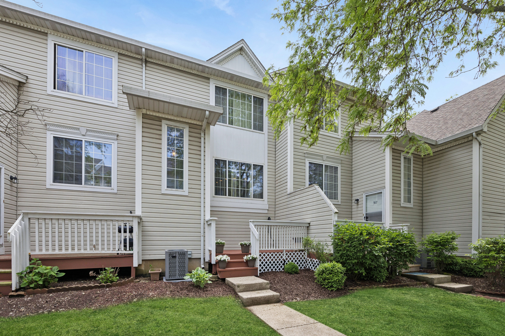313 Candlelight Court, Bolingbrook, IL 60440