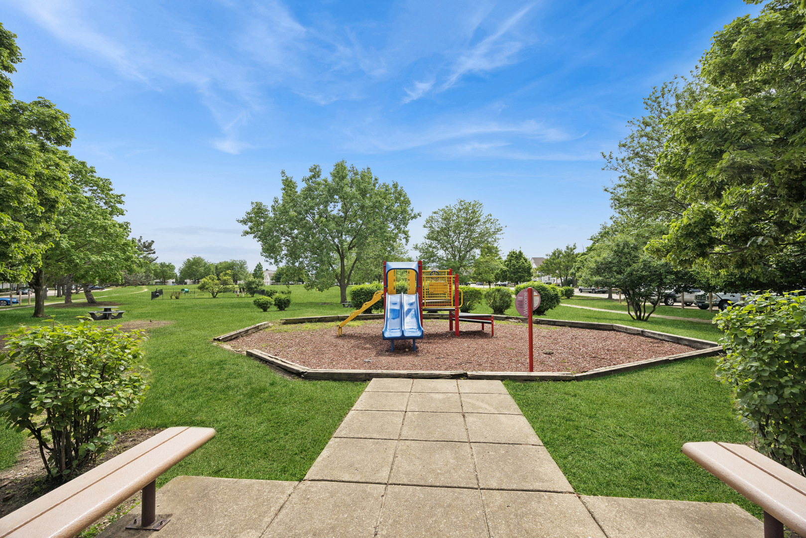 313 Candlelight Court, Bolingbrook, IL 60440