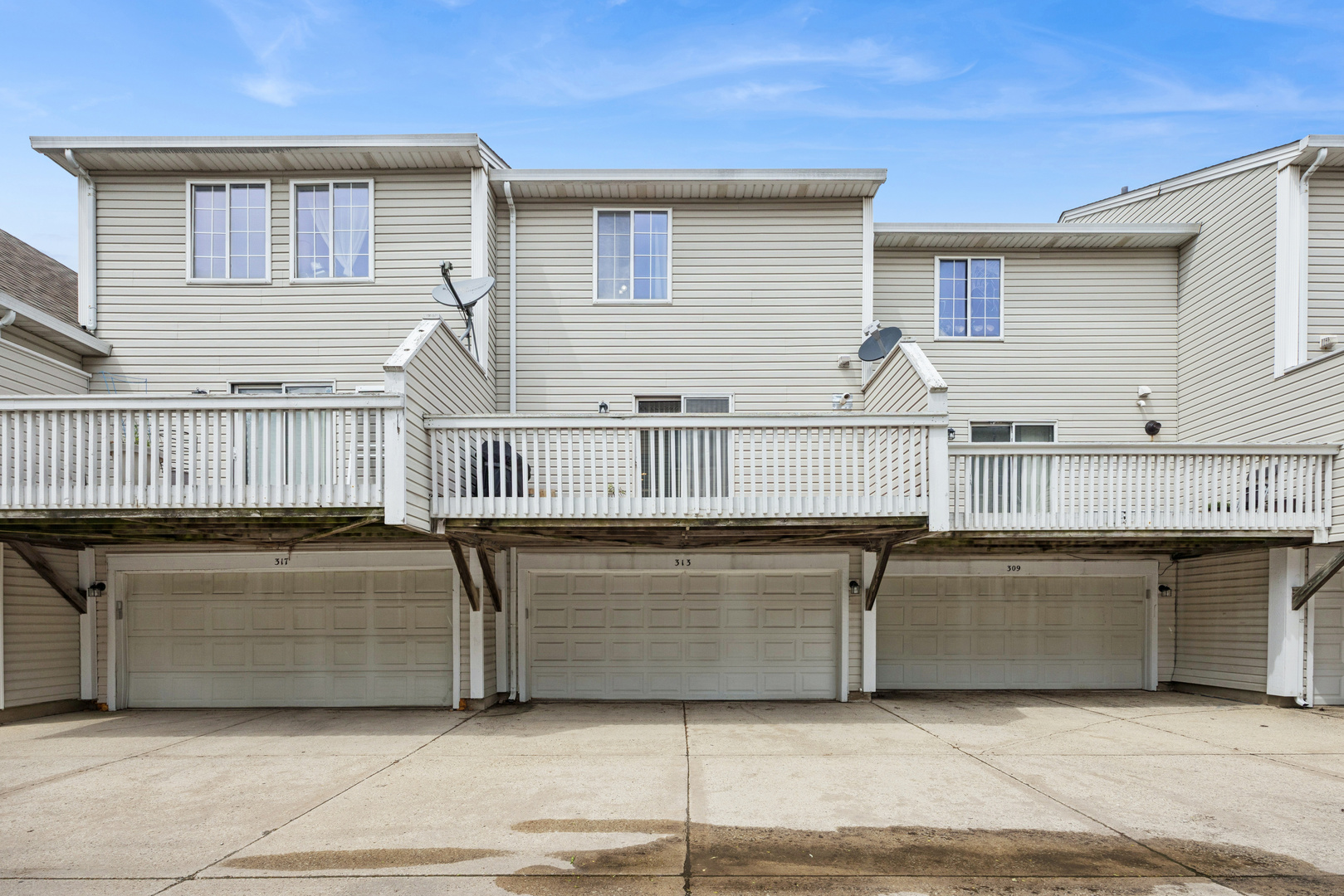 313 Candlelight Court, Bolingbrook, IL 60440
