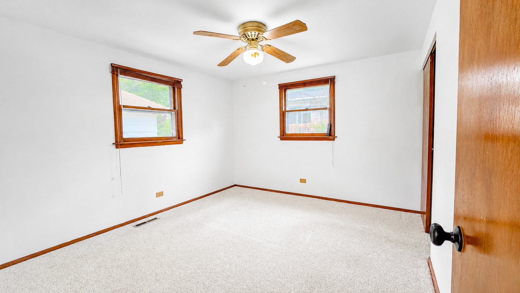 33022 N John Mogg Road, Grayslake, IL 60030