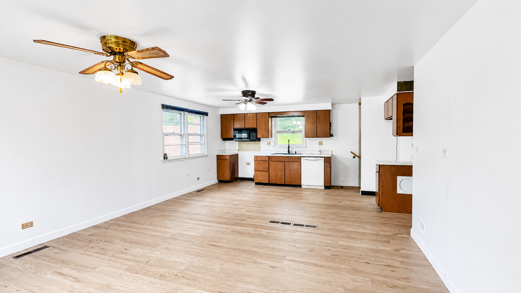 33022 N John Mogg Road, Grayslake, IL 60030
