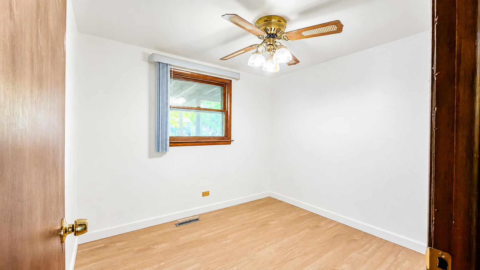 33022 N John Mogg Road, Grayslake, IL 60030