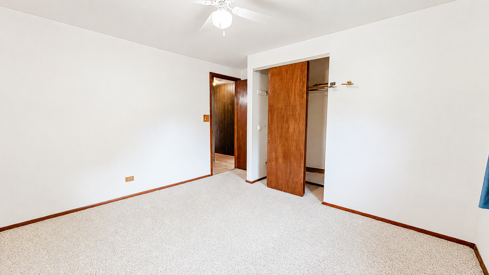 33022 N John Mogg Road, Grayslake, IL 60030