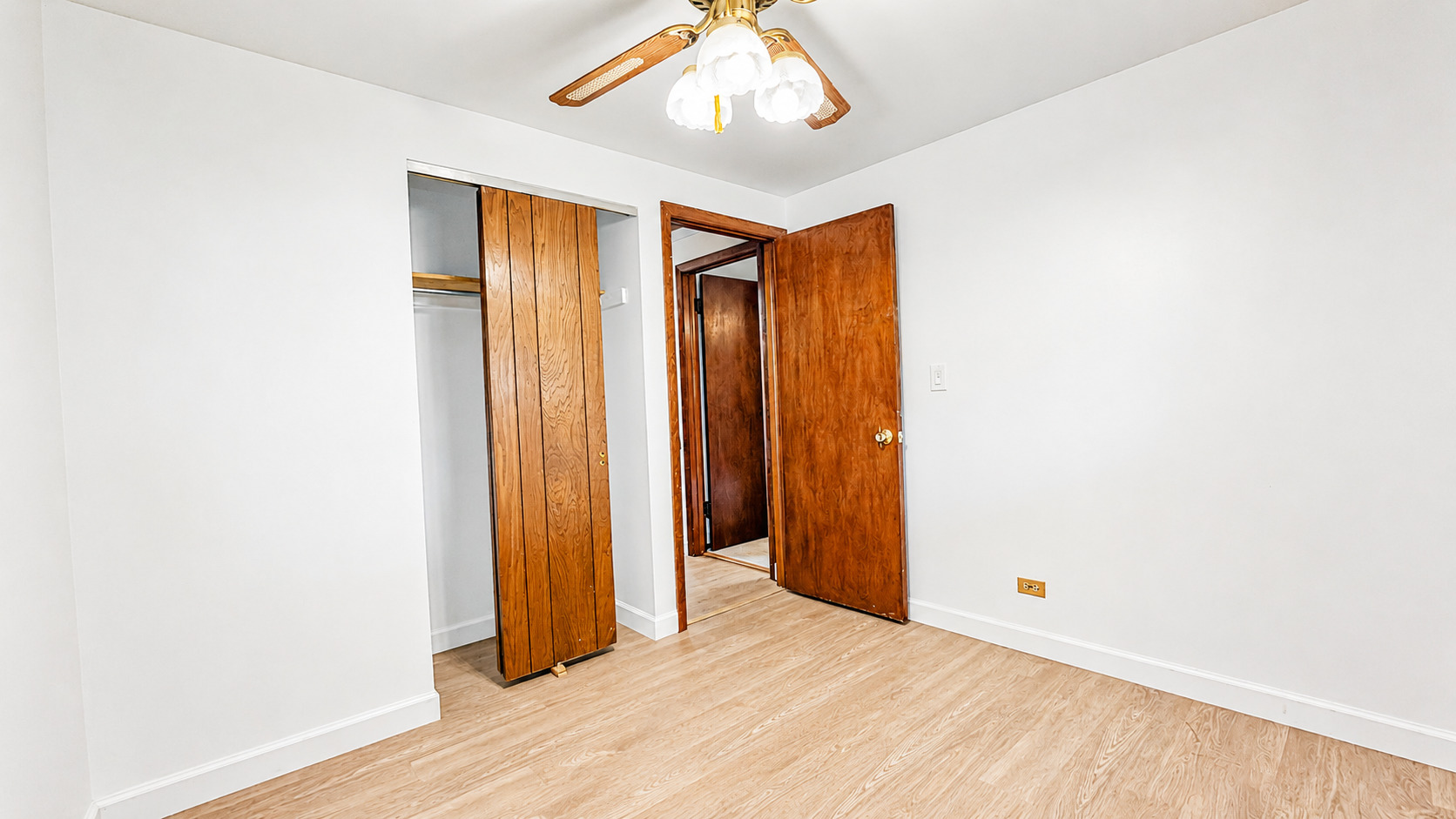33022 N John Mogg Road, Grayslake, IL 60030