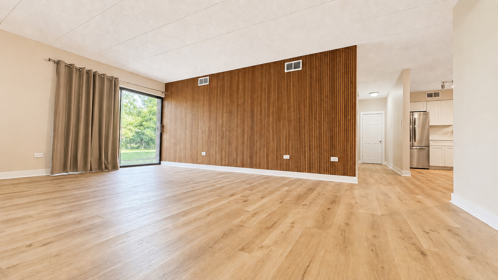 1620 Richmond Circle #105, Joliet, IL 60435