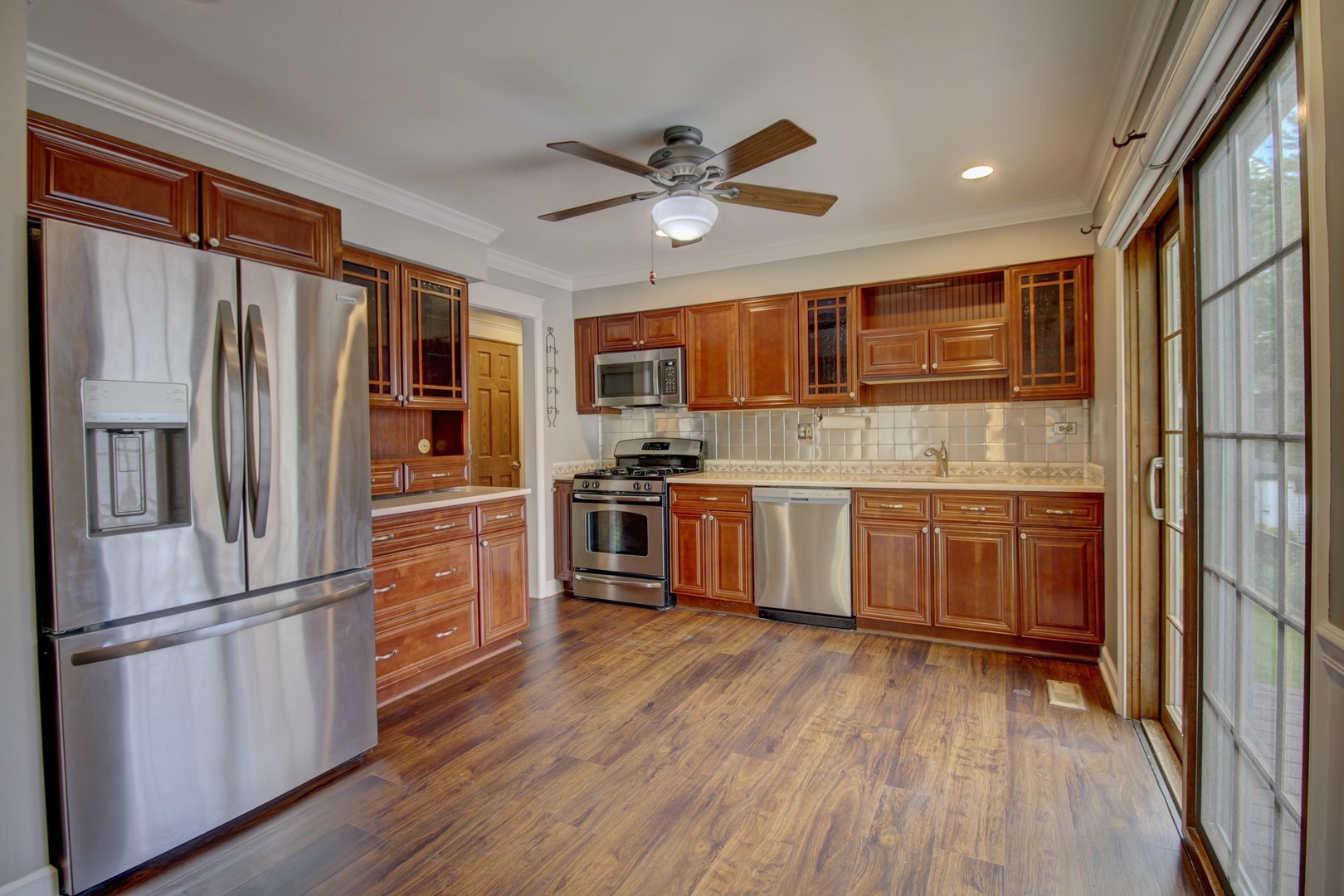 2266 Durham Drive, Wheaton, IL 60189