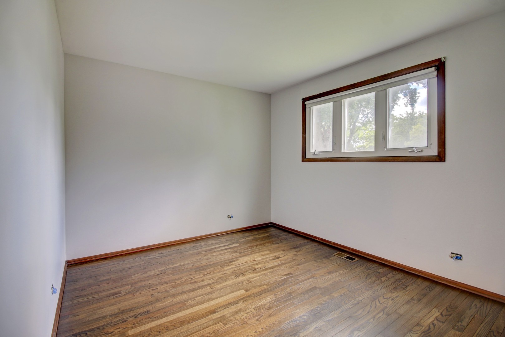 2266 Durham Drive, Wheaton, IL 60189