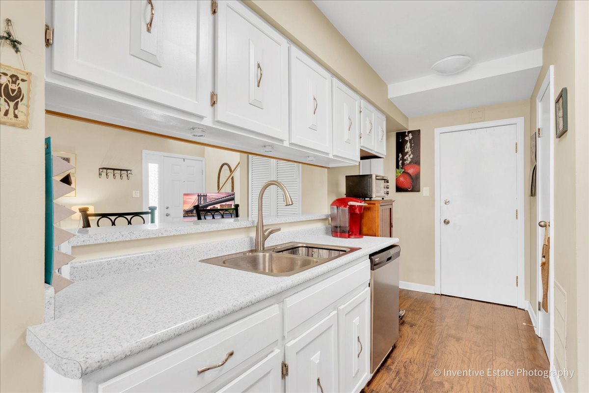8325 Portsmouth Drive #A, Darien, IL 60561