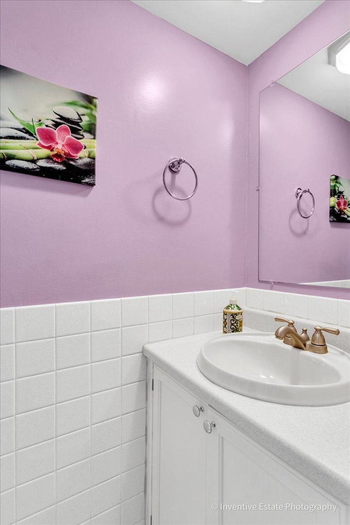 8325 Portsmouth Drive #A, Darien, IL 60561