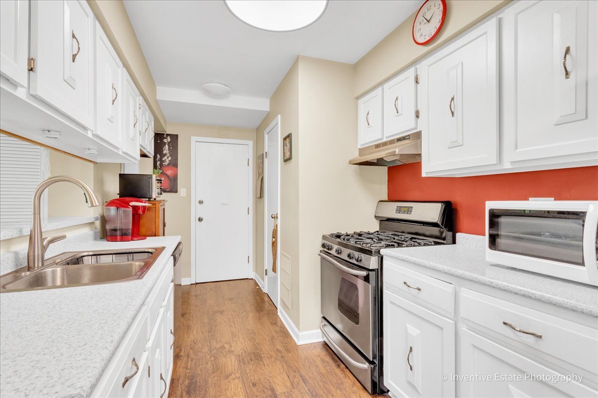 8325 Portsmouth Drive #A, Darien, IL 60561