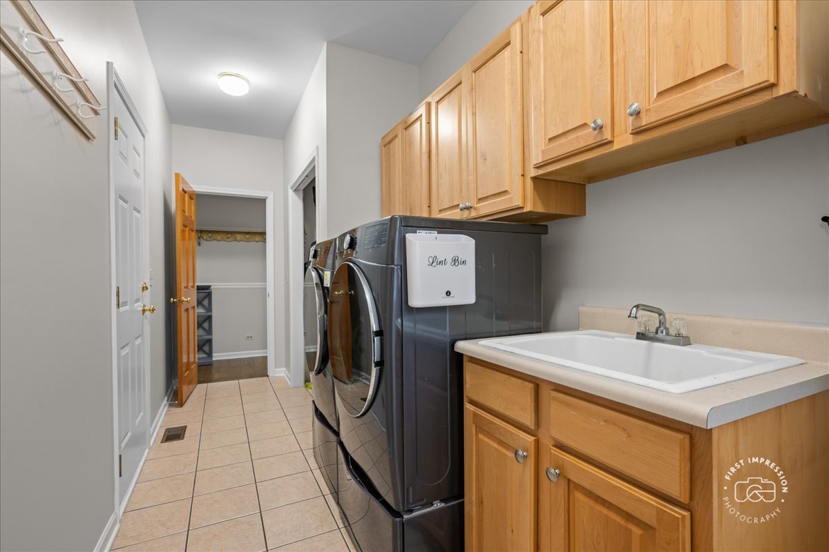 40W174 Jack London Street, St. Charles, IL 60175