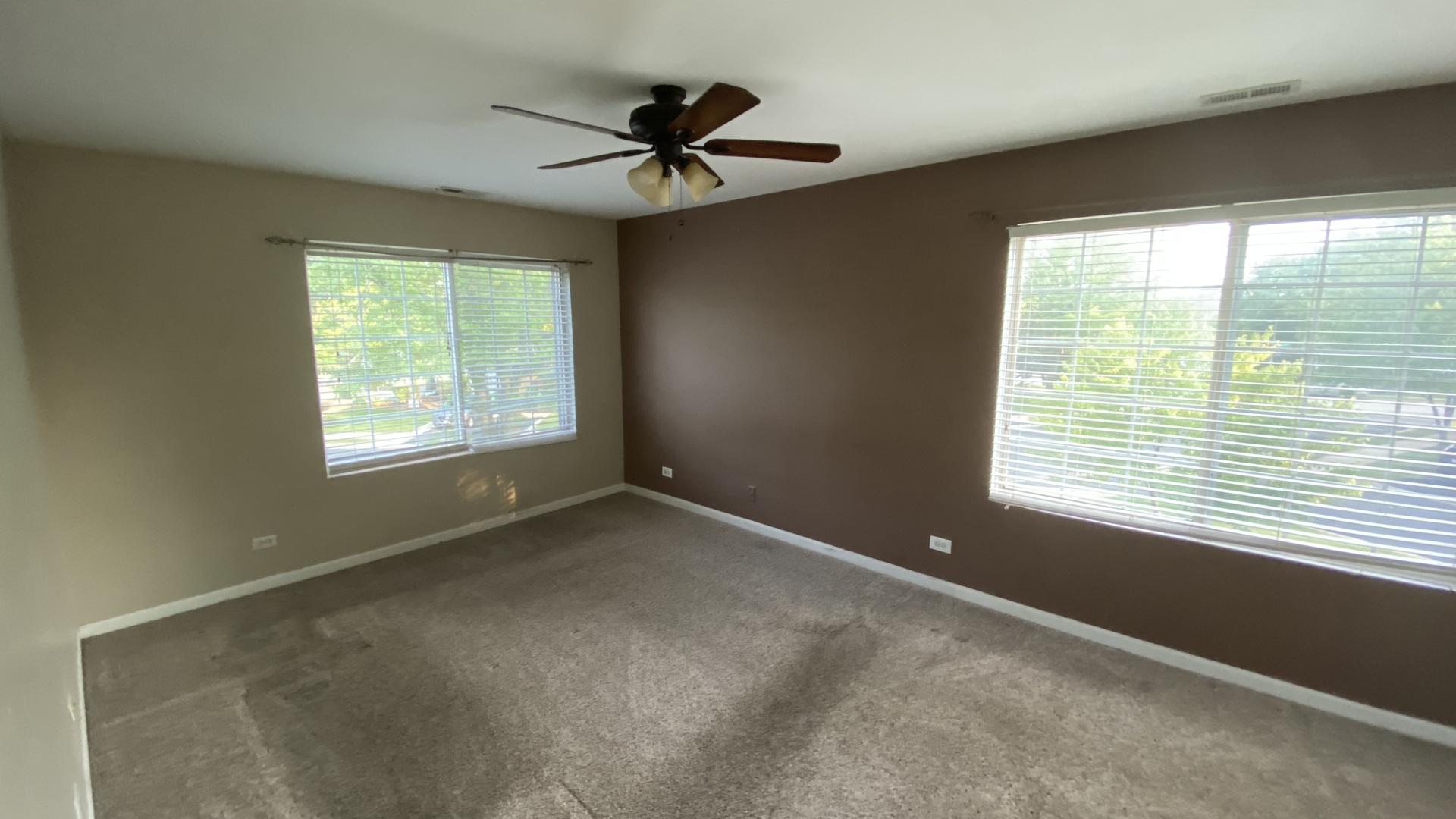 437 Valley Forge Court #2, Aurora, IL 60504