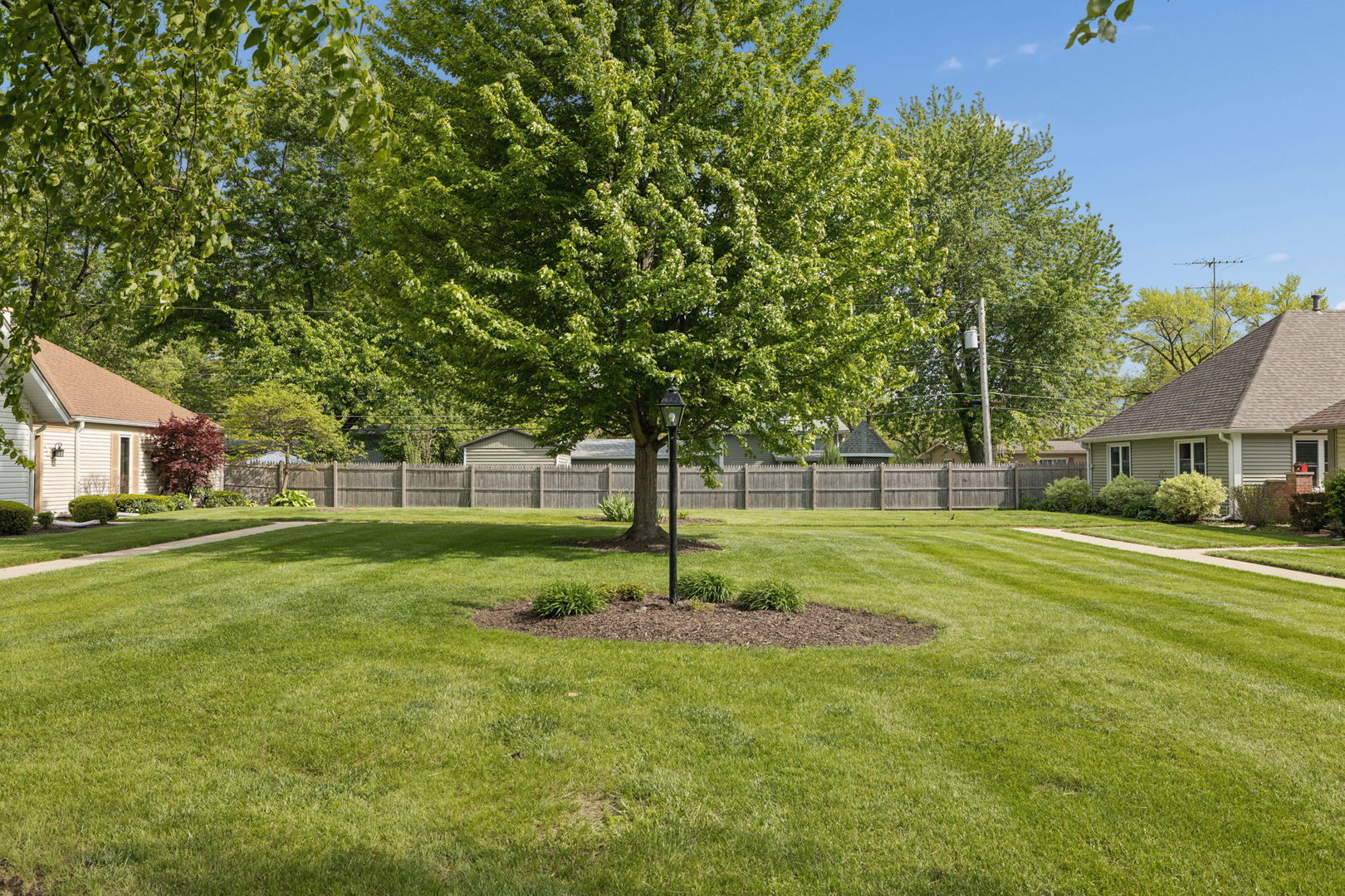 135 Garden Drive #135, Montgomery, IL 60538