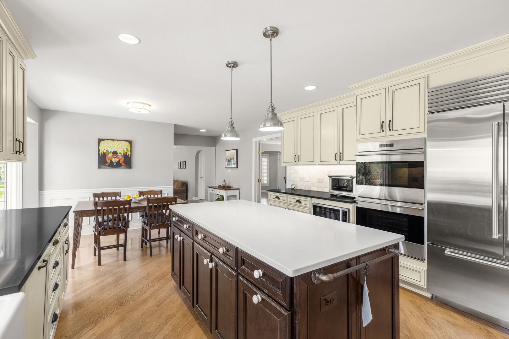 119 Saddle Brook Drive, Oak Brook, IL 60523