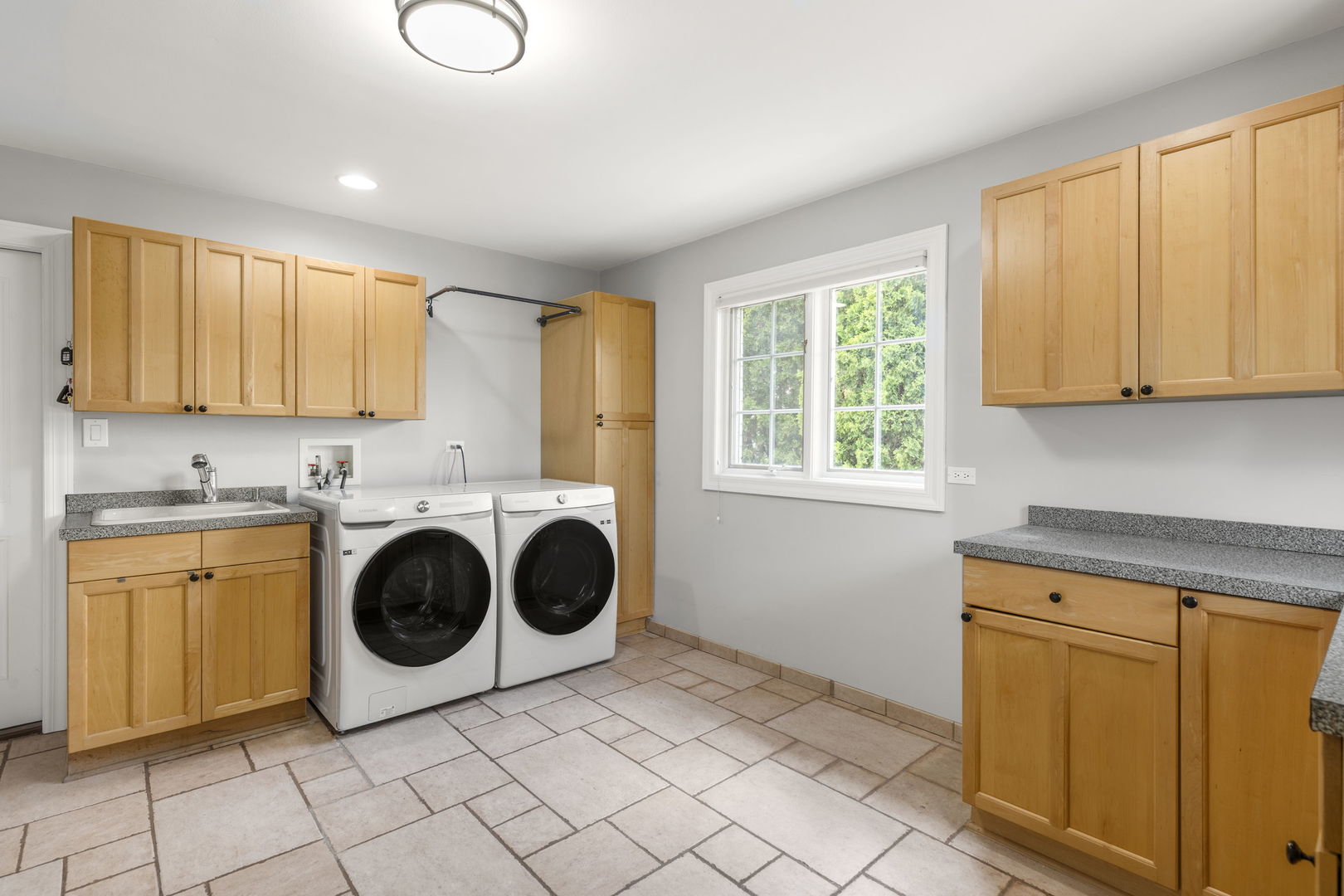 119 Saddle Brook Drive, Oak Brook, IL 60523