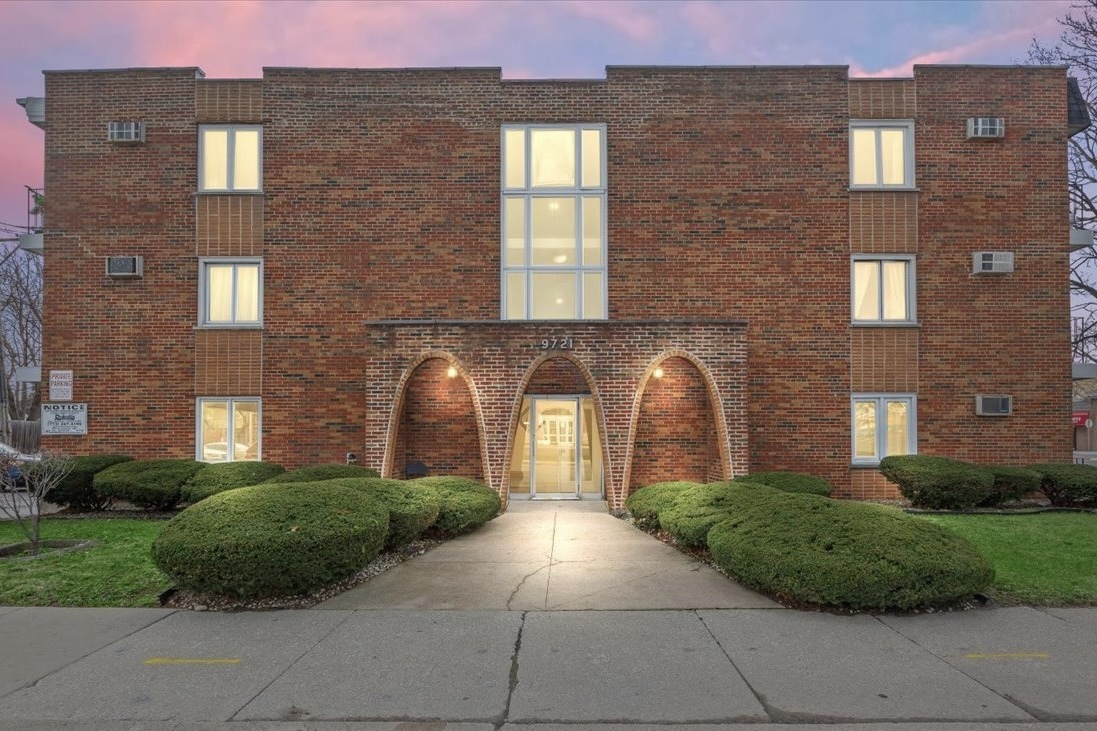 9721 S CICERO Avenue #3C, Oak Lawn, IL 60453
