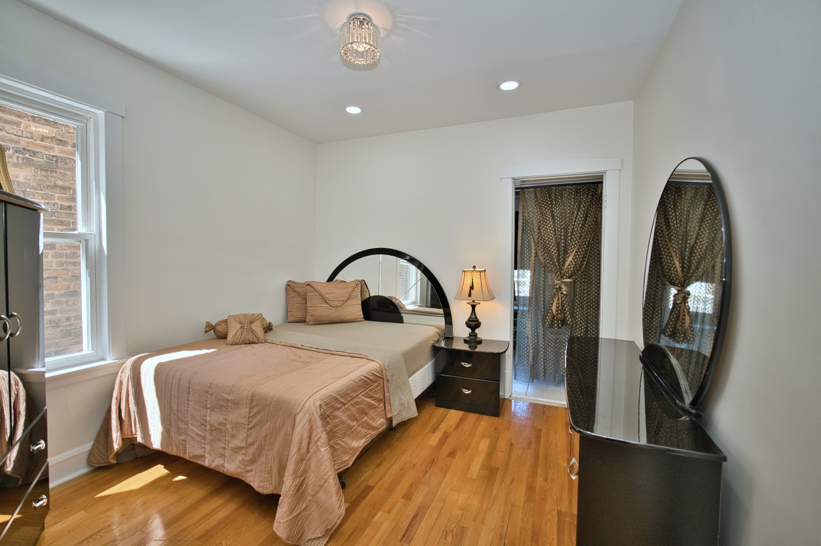 5936 N Melvina Avenue, Chicago, IL 60646