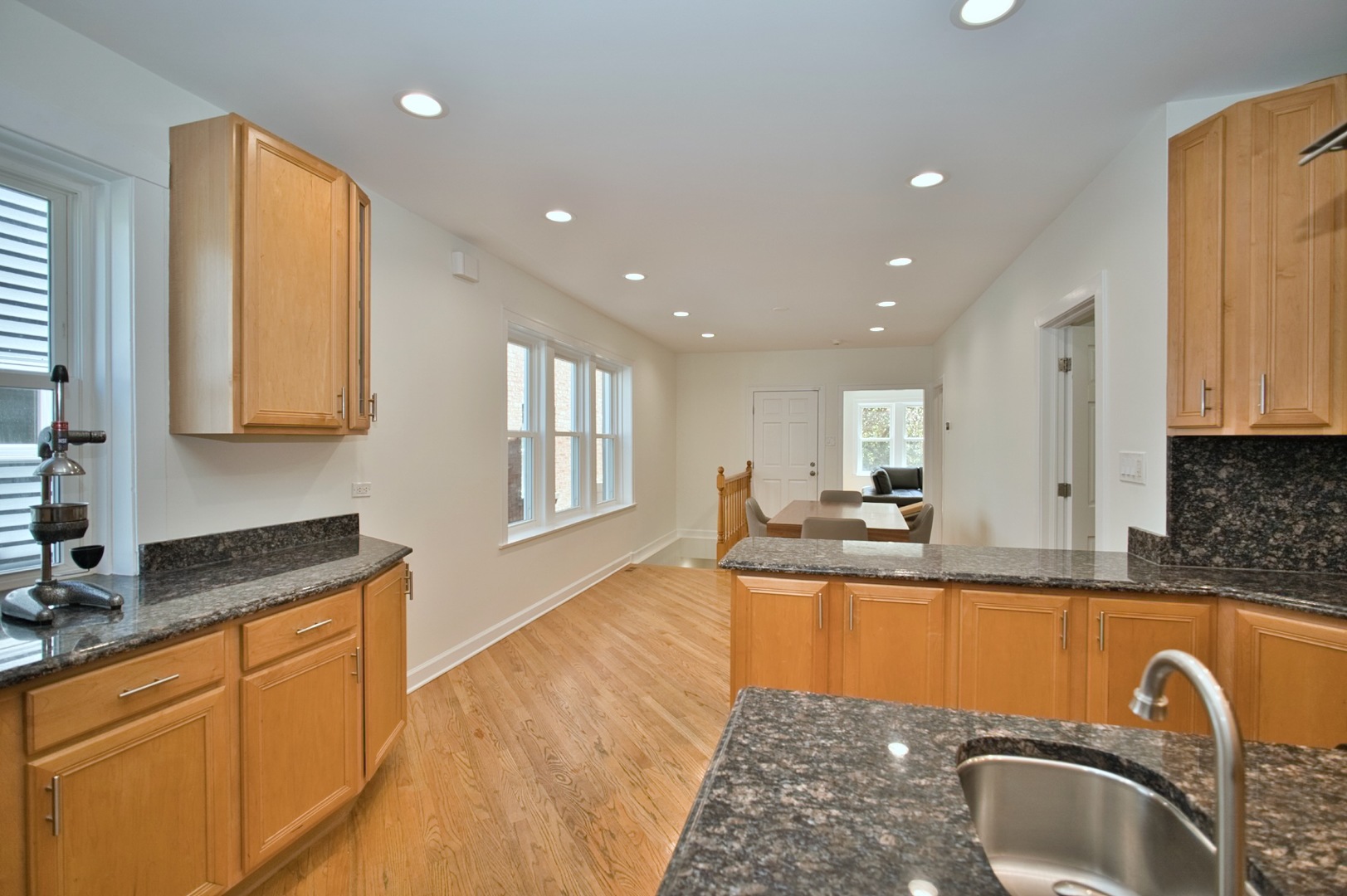 5936 N Melvina Avenue, Chicago, IL 60646