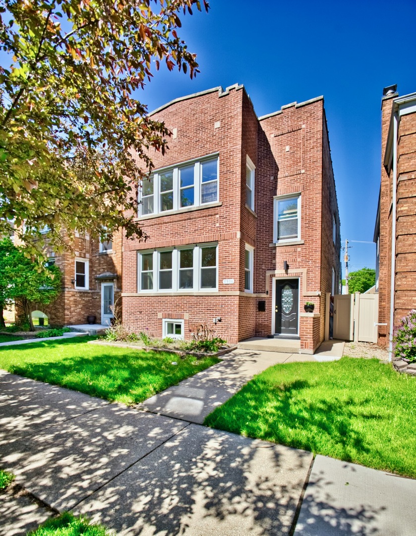 5936 N Melvina Avenue, Chicago, IL 60646