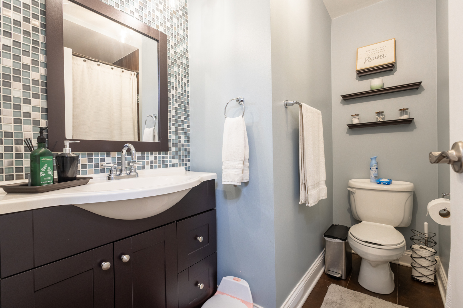 5155 N East River Road #215E, Chicago, IL 60656