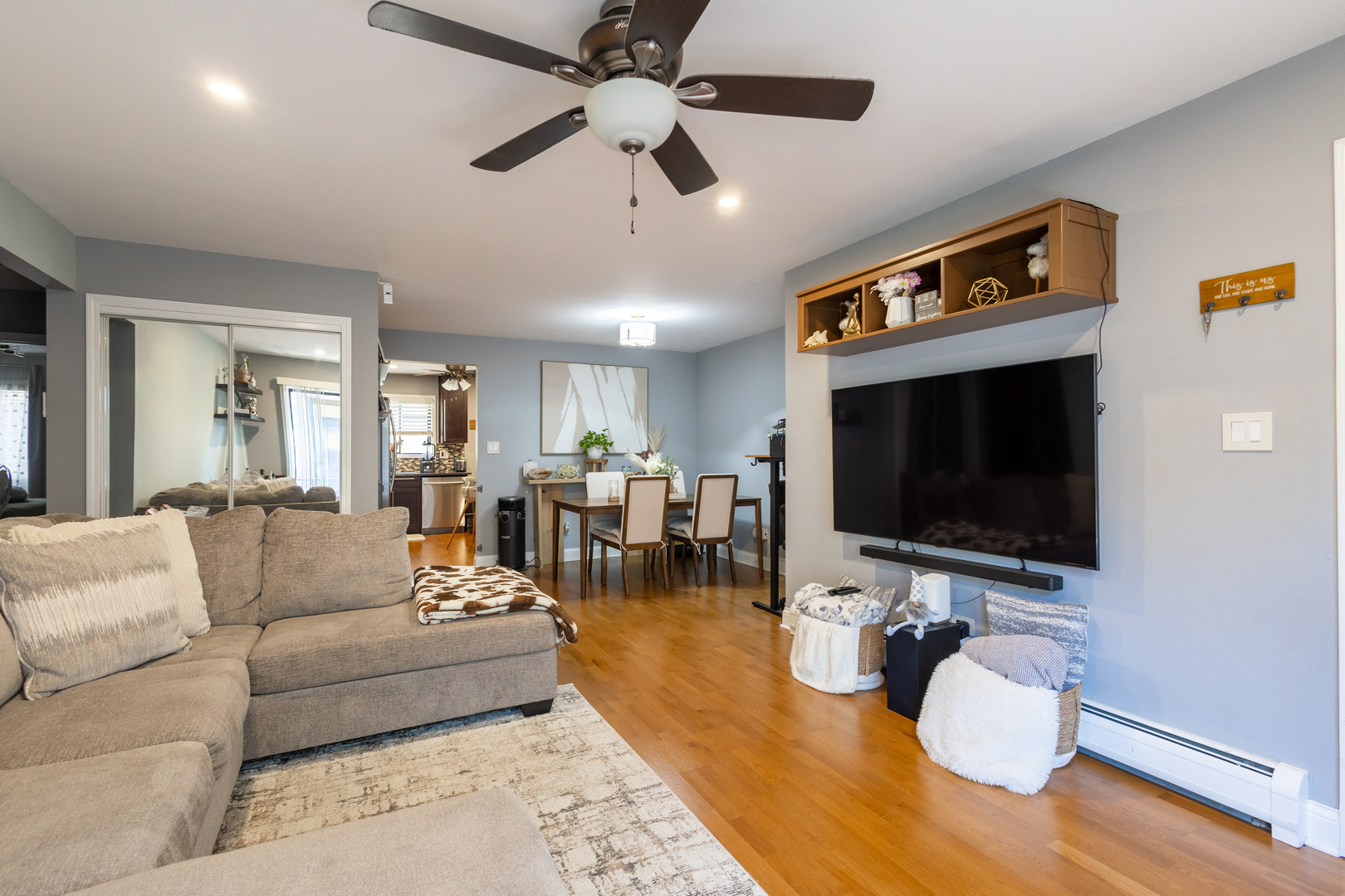 5155 N East River Road #215E, Chicago, IL 60656