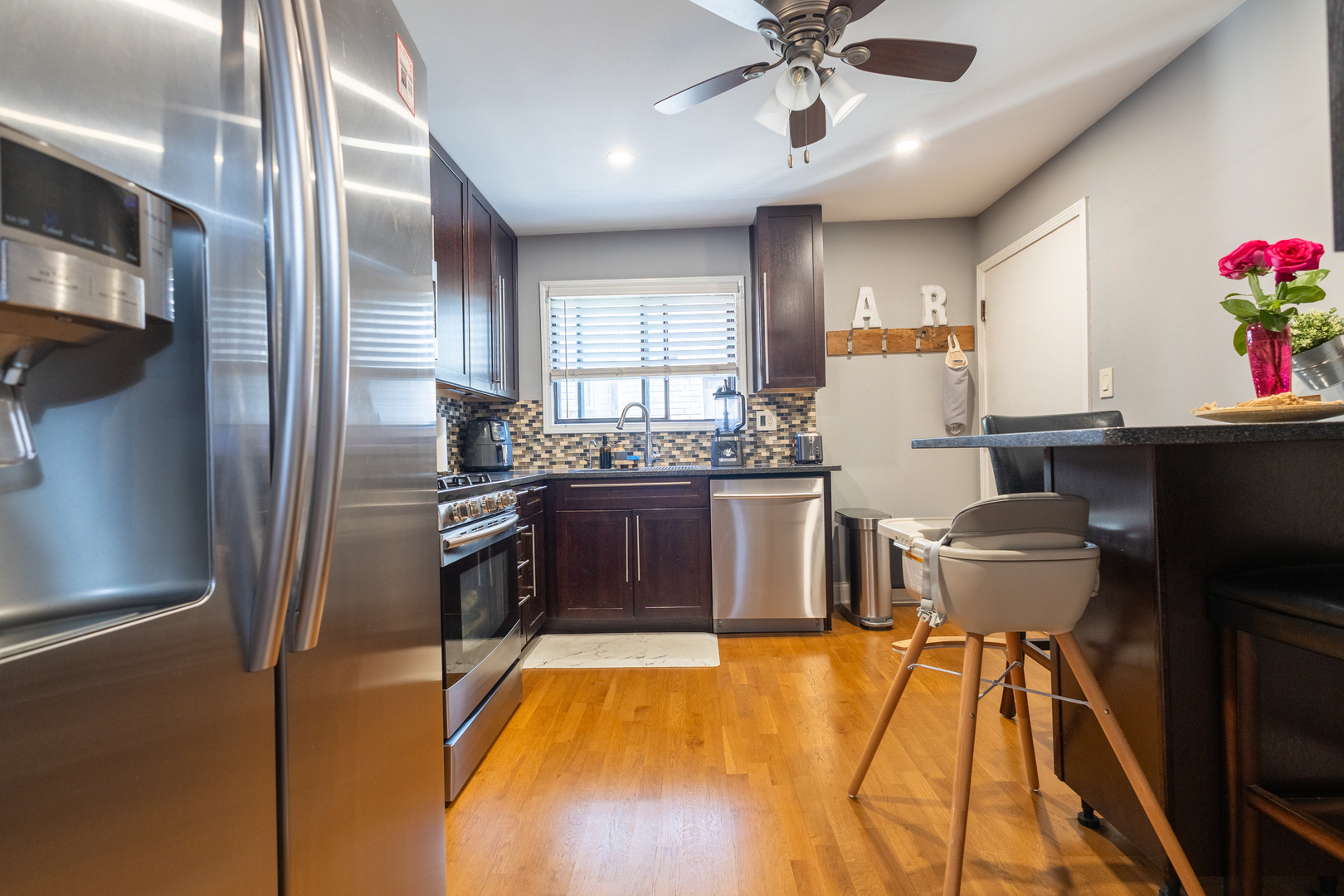 5155 N East River Road #215E, Chicago, IL 60656