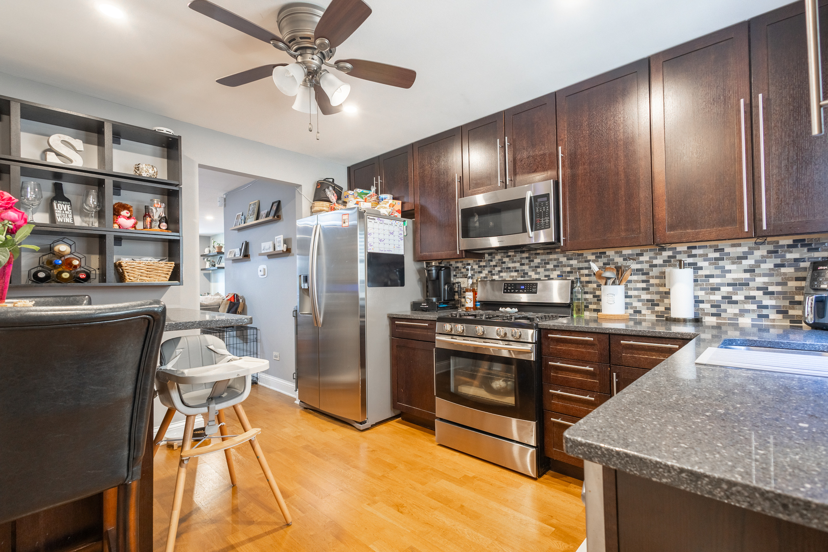 5155 N East River Road #215E, Chicago, IL 60656