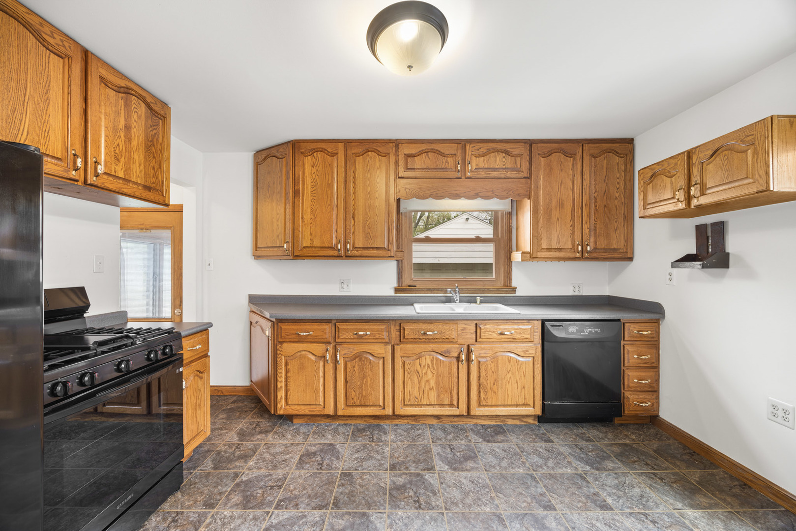 140 W Le Moyne Avenue, Lombard, IL 60148