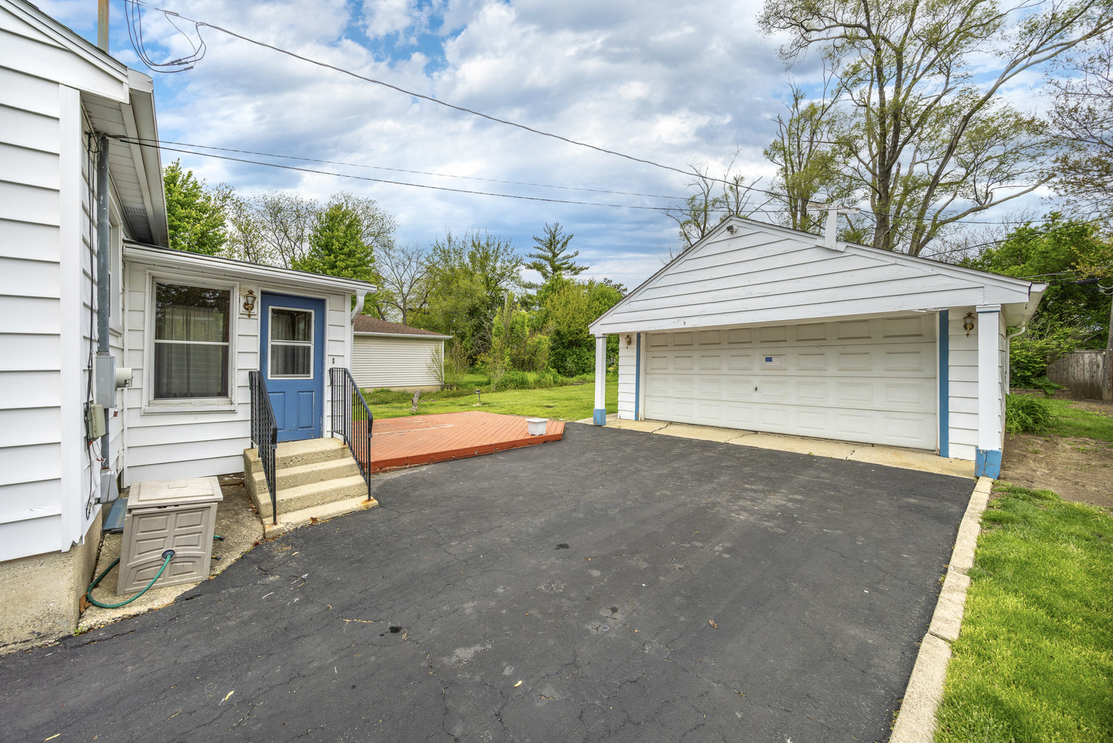 140 W Le Moyne Avenue, Lombard, IL 60148