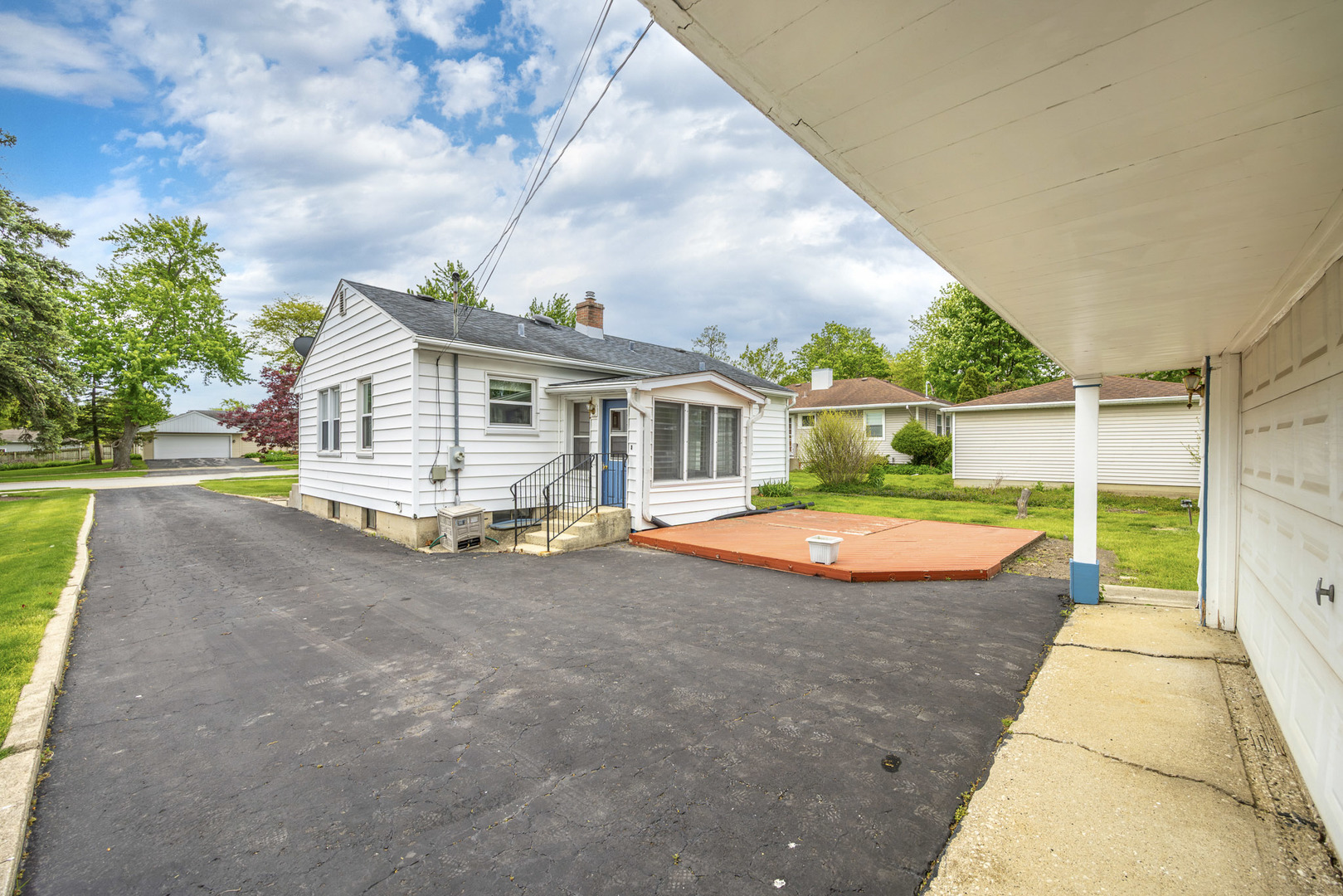 140 W Le Moyne Avenue, Lombard, IL 60148