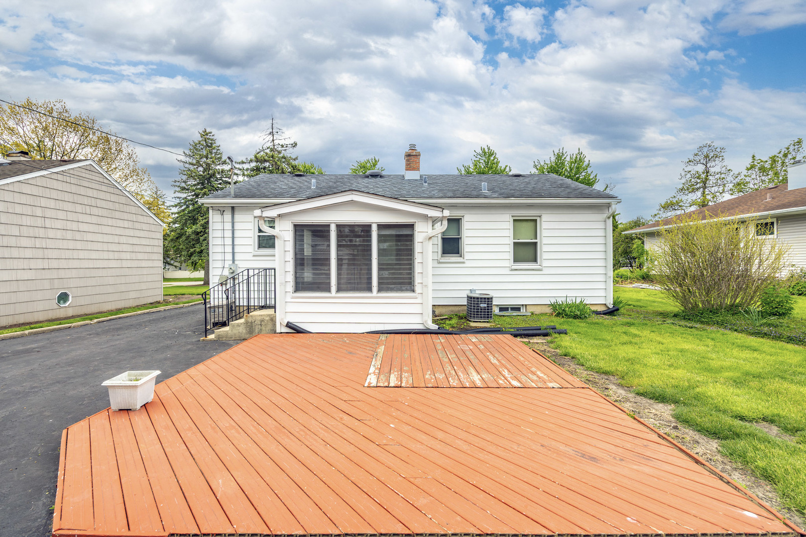 140 W Le Moyne Avenue, Lombard, IL 60148