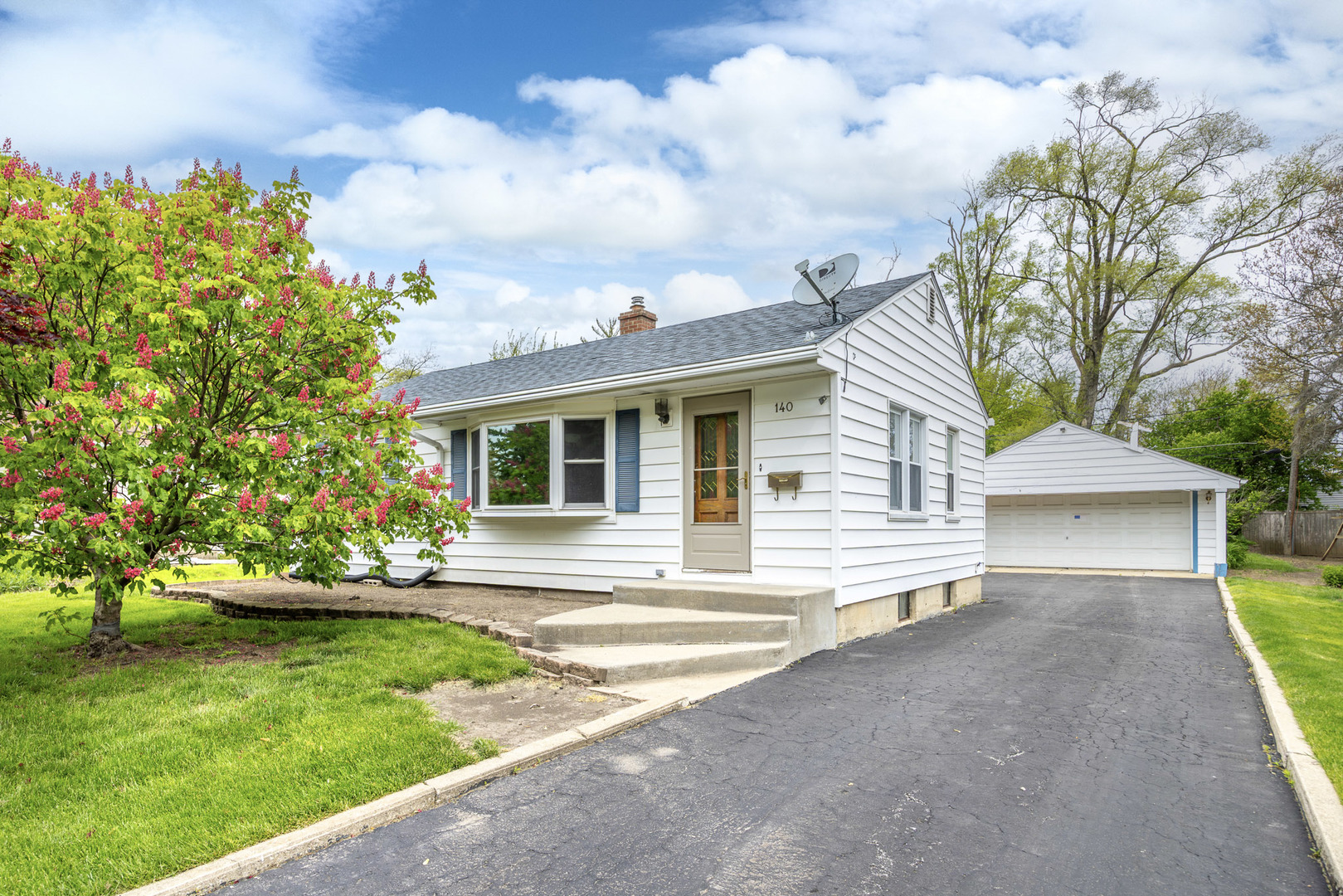 140 W Le Moyne Avenue, Lombard, IL 60148