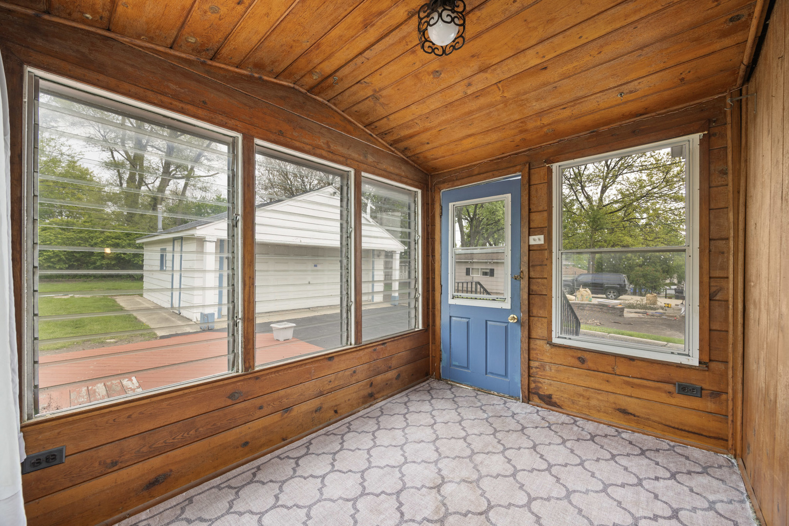 140 W Le Moyne Avenue, Lombard, IL 60148