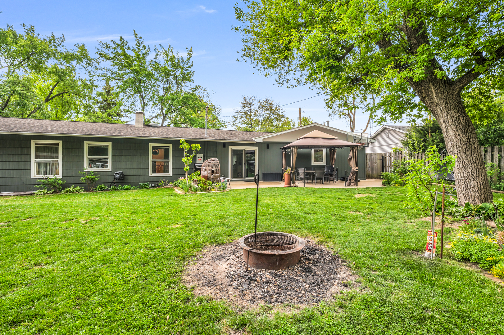 158 St Marys Parkway, Buffalo Grove, IL 60089