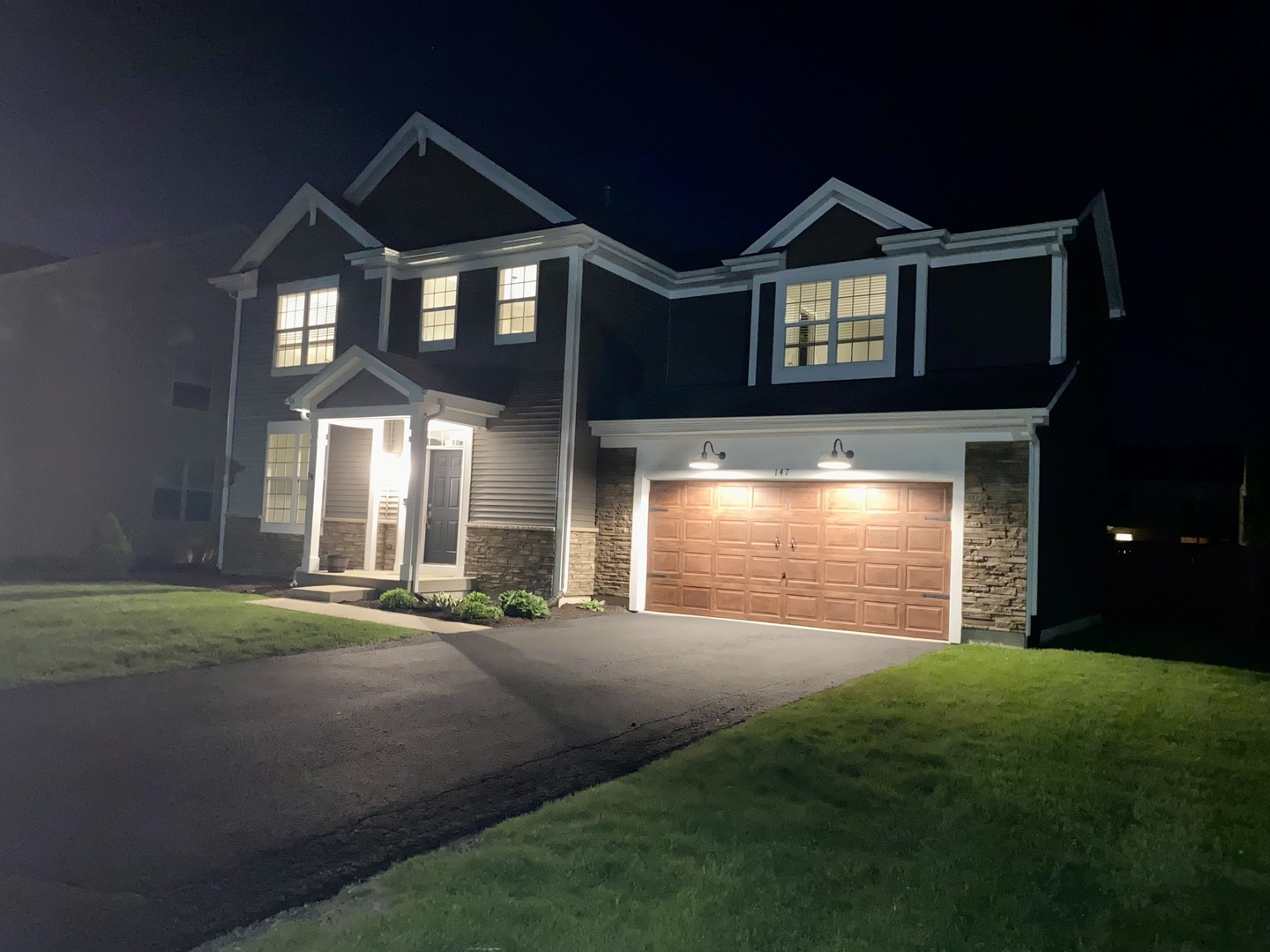 147 Linden Drive, Oswego, IL 60543