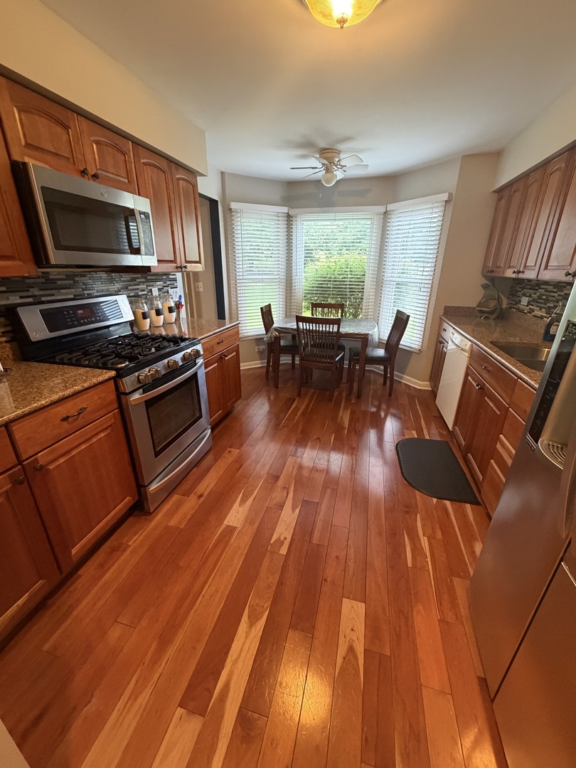 414 Spring Court, Carpentersville, IL 60110