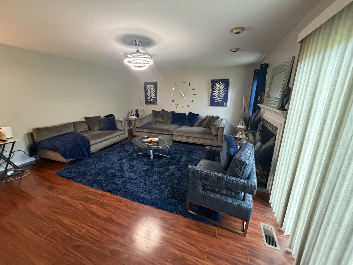 414 Spring Court, Carpentersville, IL 60110