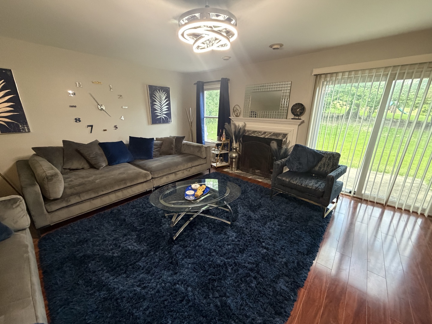414 Spring Court, Carpentersville, IL 60110