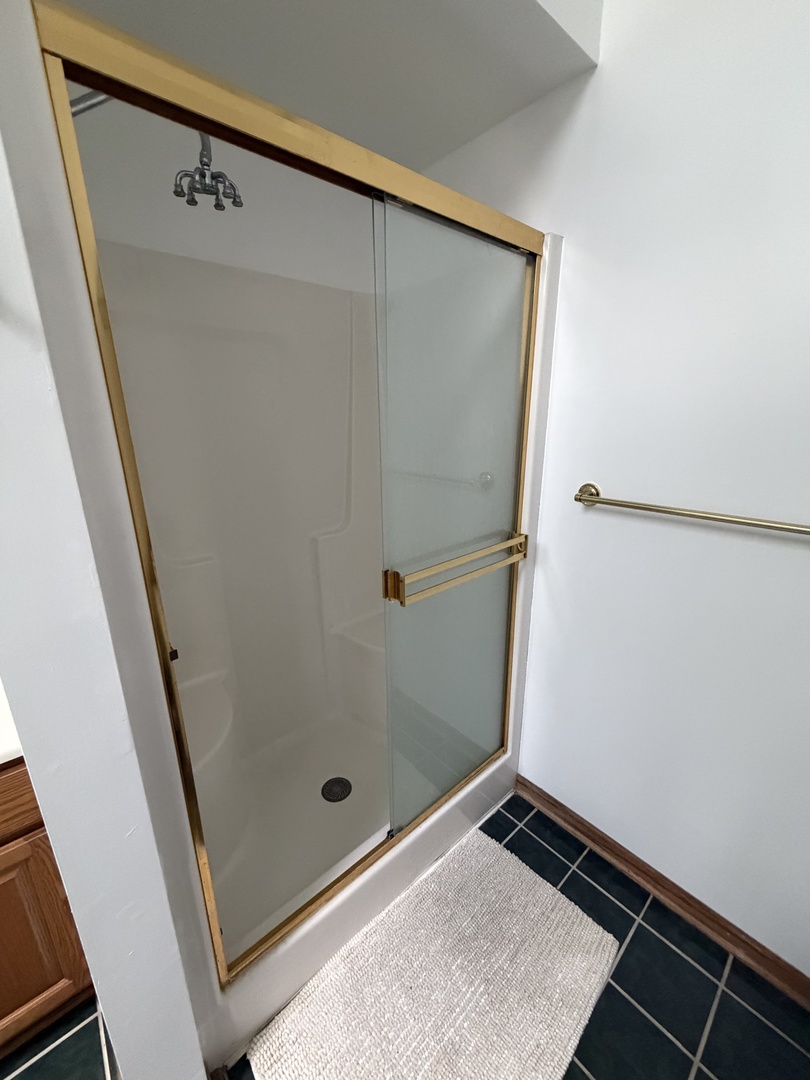 414 Spring Court, Carpentersville, IL 60110