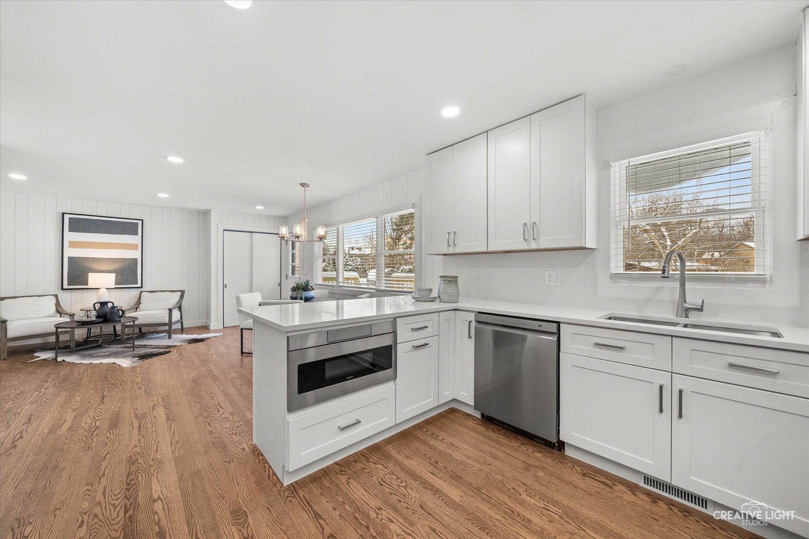 704 Plainfield Road, Downers Grove, IL 60516