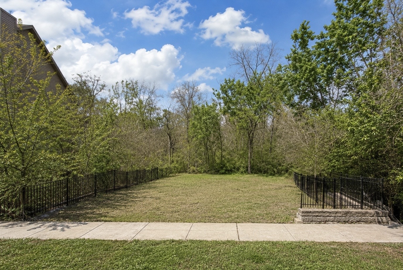 2820 Burlington Avenue, Lisle, IL 60532