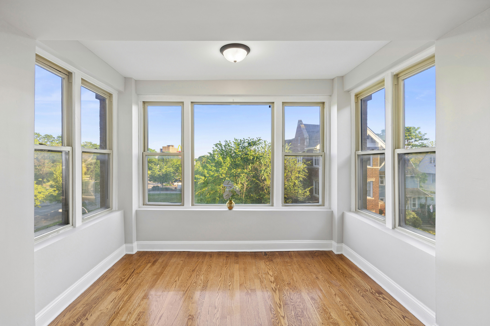 1552 E 65th Place #3, Chicago, IL 60637