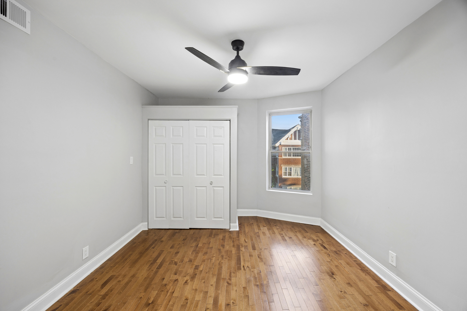 1552 E 65th Place #3, Chicago, IL 60637