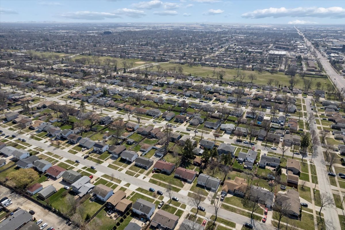 703 Westmere Road, Des Plaines, IL 60016