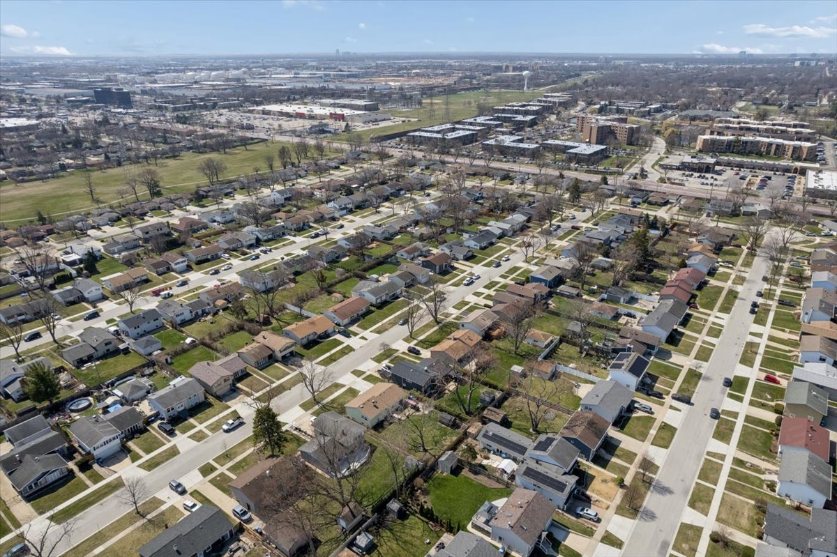 703 Westmere Road, Des Plaines, IL 60016