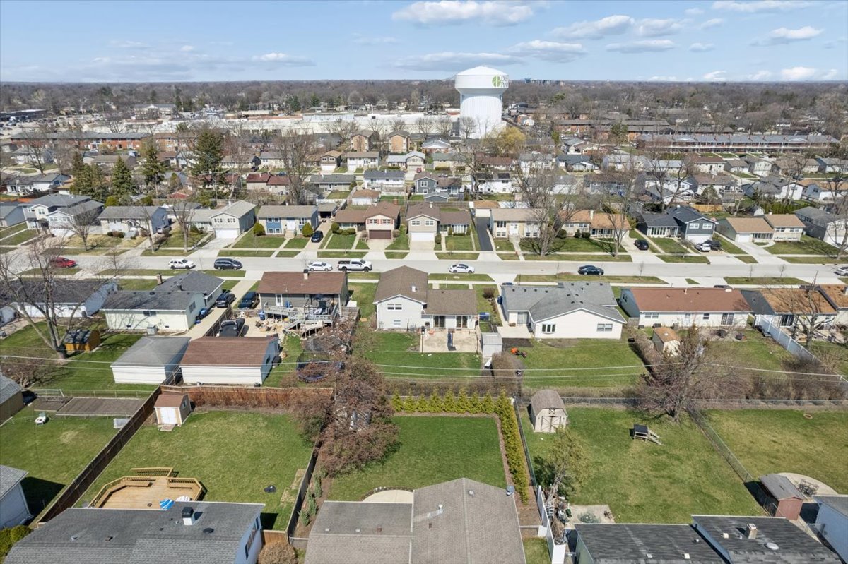703 Westmere Road, Des Plaines, IL 60016