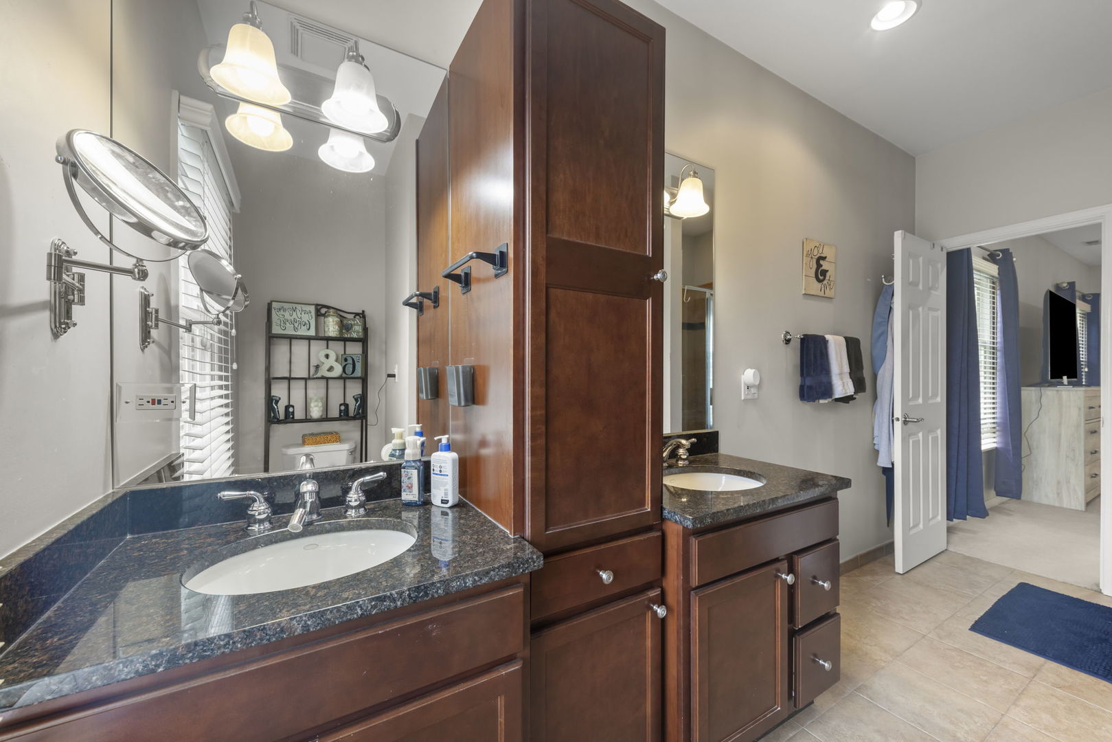 4528 Middaugh Avenue, Downers Grove, IL 60515