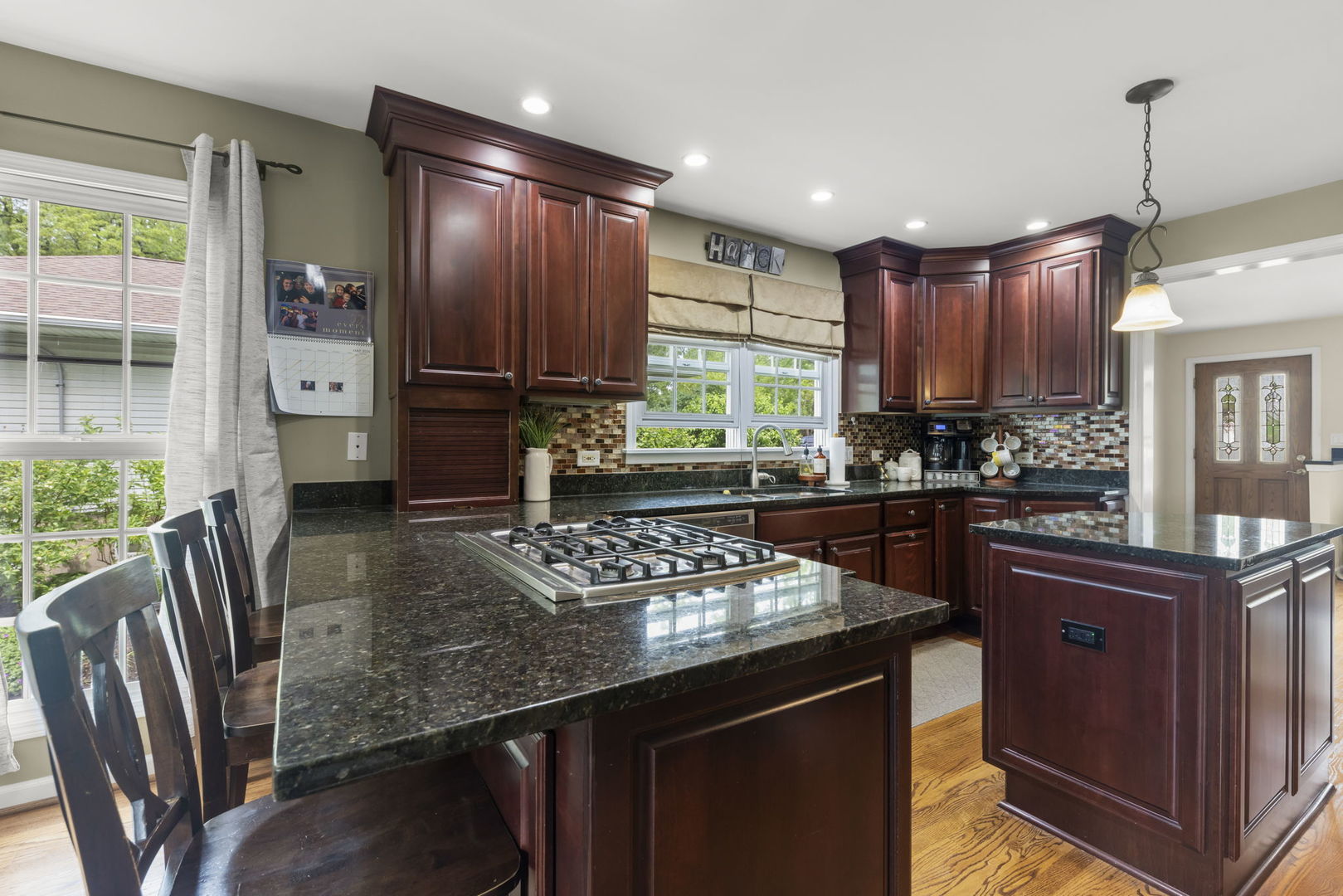 4528 Middaugh Avenue, Downers Grove, IL 60515
